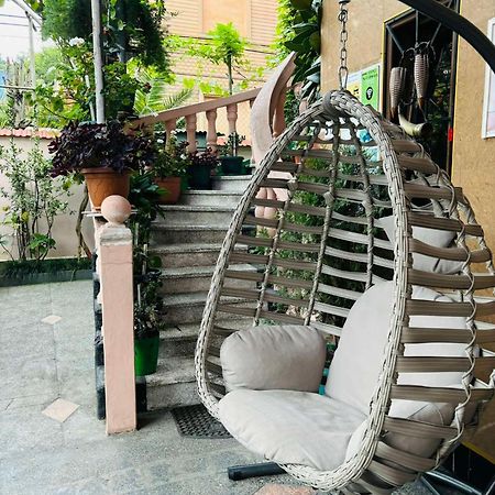 Nikas Guest House Batumi Exterior photo