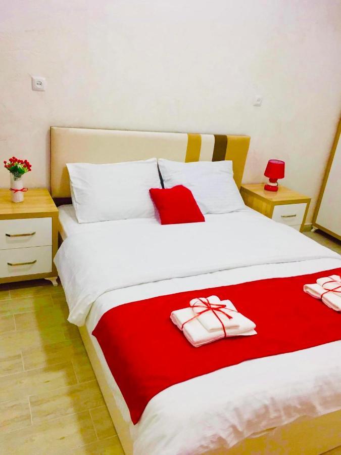 Nikas Guest House Batumi Exterior photo
