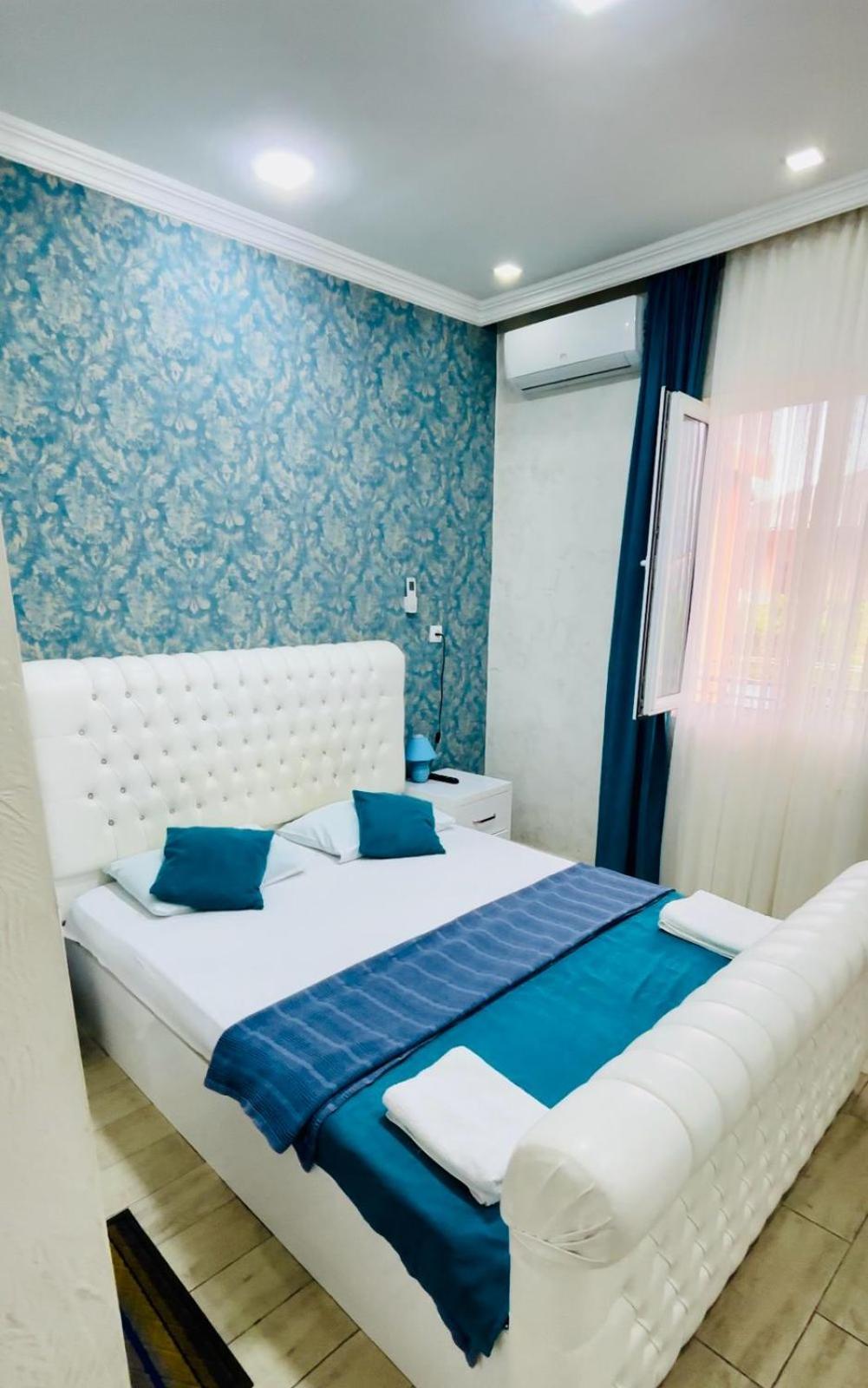 Nikas Guest House Batumi Exterior photo