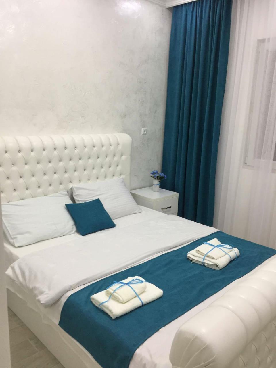 Nikas Guest House Batumi Exterior photo