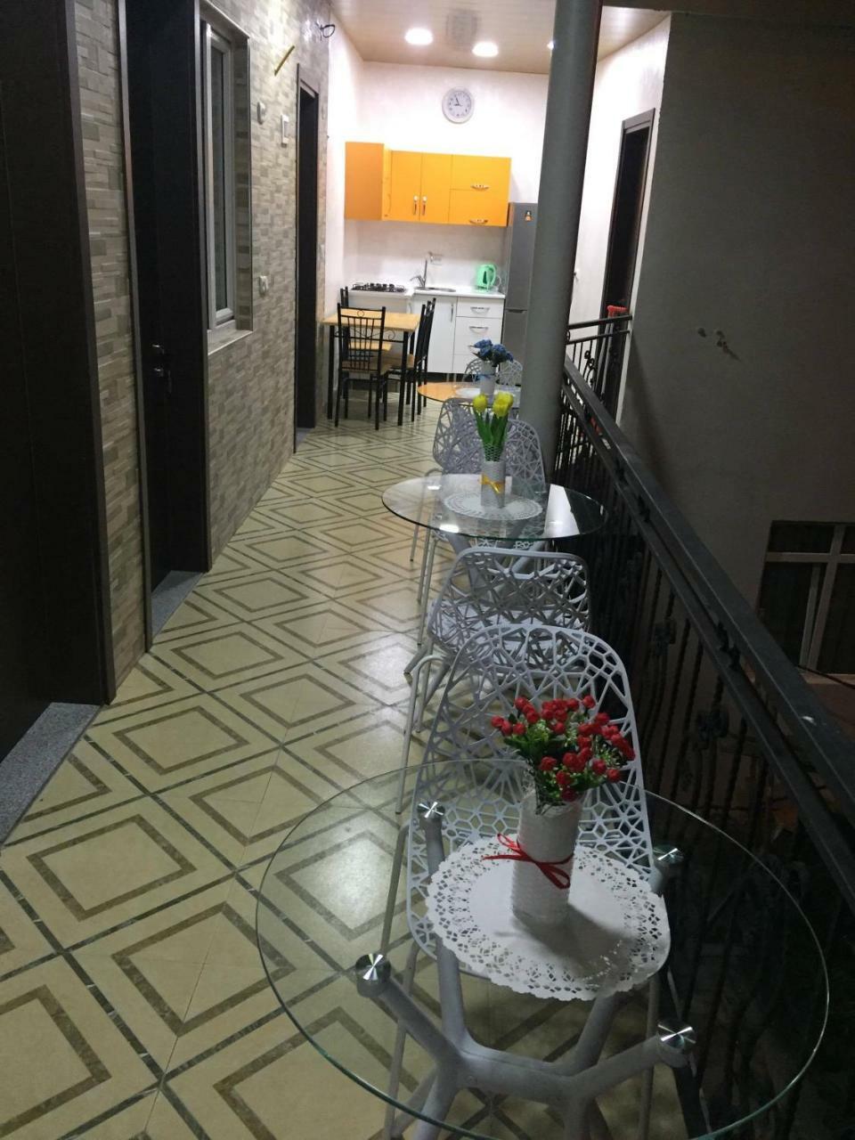 Nikas Guest House Batumi Exterior photo